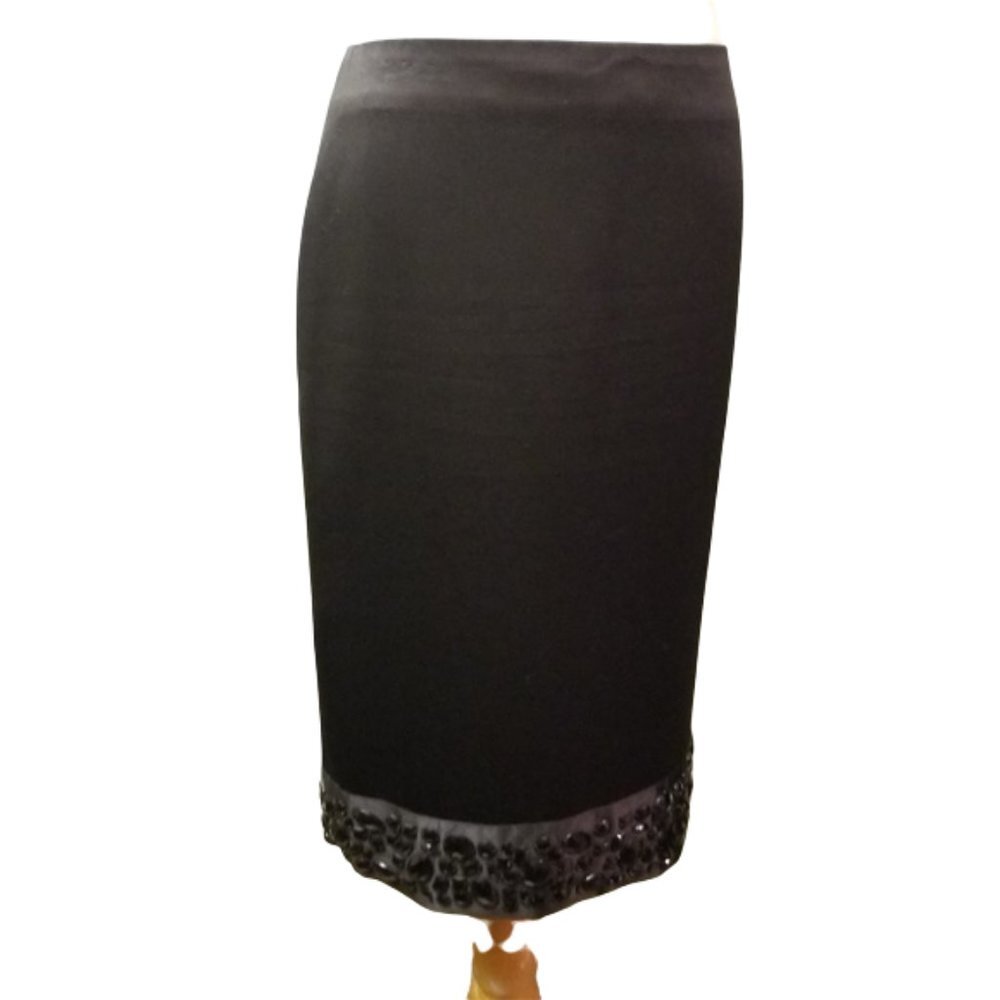 White House Black Market beaded pencil skirt size 0 (Q3)